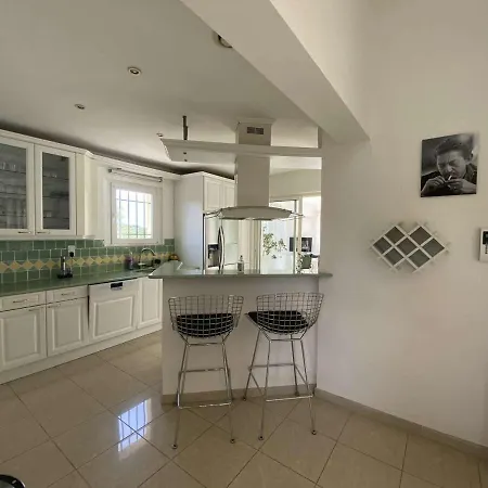 Maison Sainte-Maxime, 8 Pieces, 8 Personnes - Fr-1-226-459 생트막시메